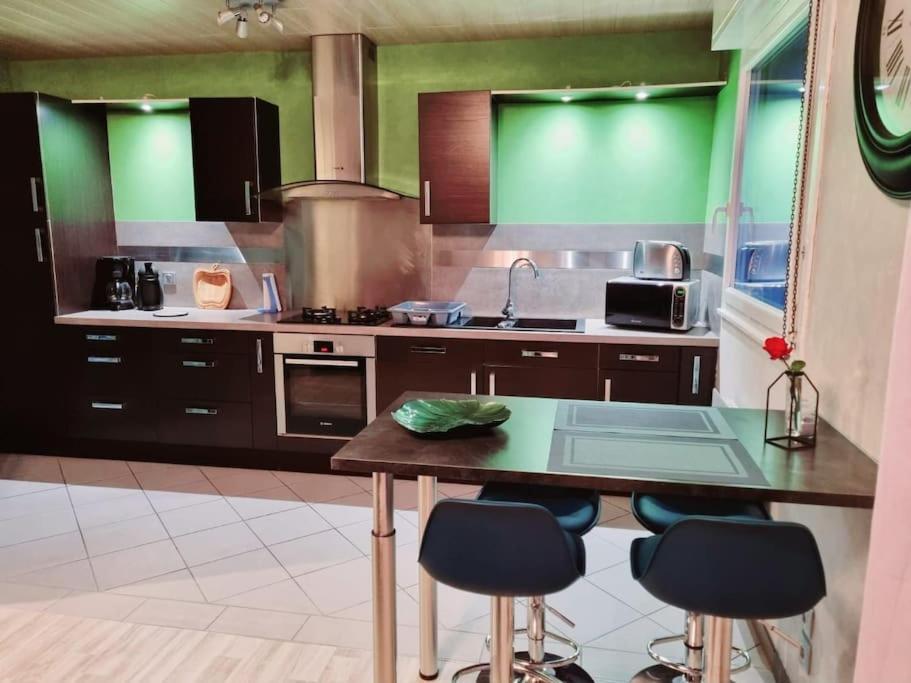 Appartement Proche Du Centre Ville Et Du Lac ジェラールメ エクステリア 写真